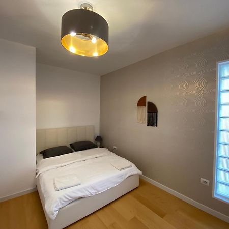 Trip'N'Hostel Chill Zone Tiranë Ngoại thất bức ảnh