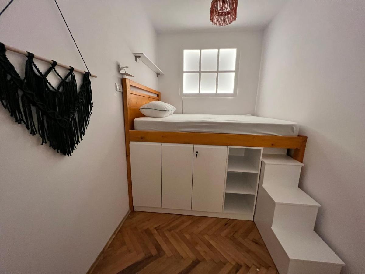 Trip'N'Hostel Chill Zone Tiranë Ngoại thất bức ảnh