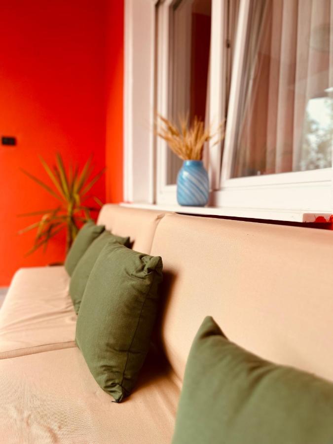 Trip'N'Hostel Chill Zone Tiranë Ngoại thất bức ảnh