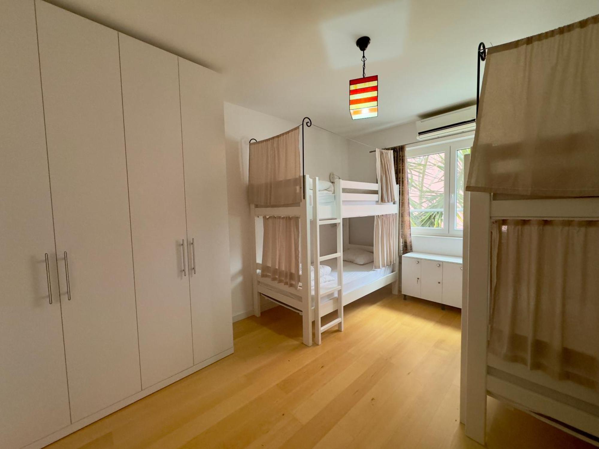 Trip'N'Hostel Chill Zone Tiranë Ngoại thất bức ảnh