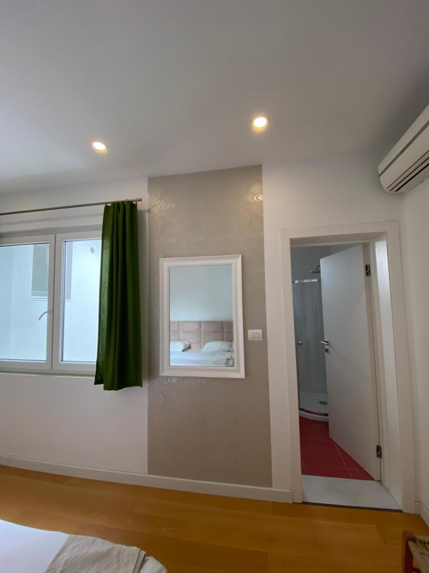 Trip'N'Hostel Chill Zone Tiranë Ngoại thất bức ảnh