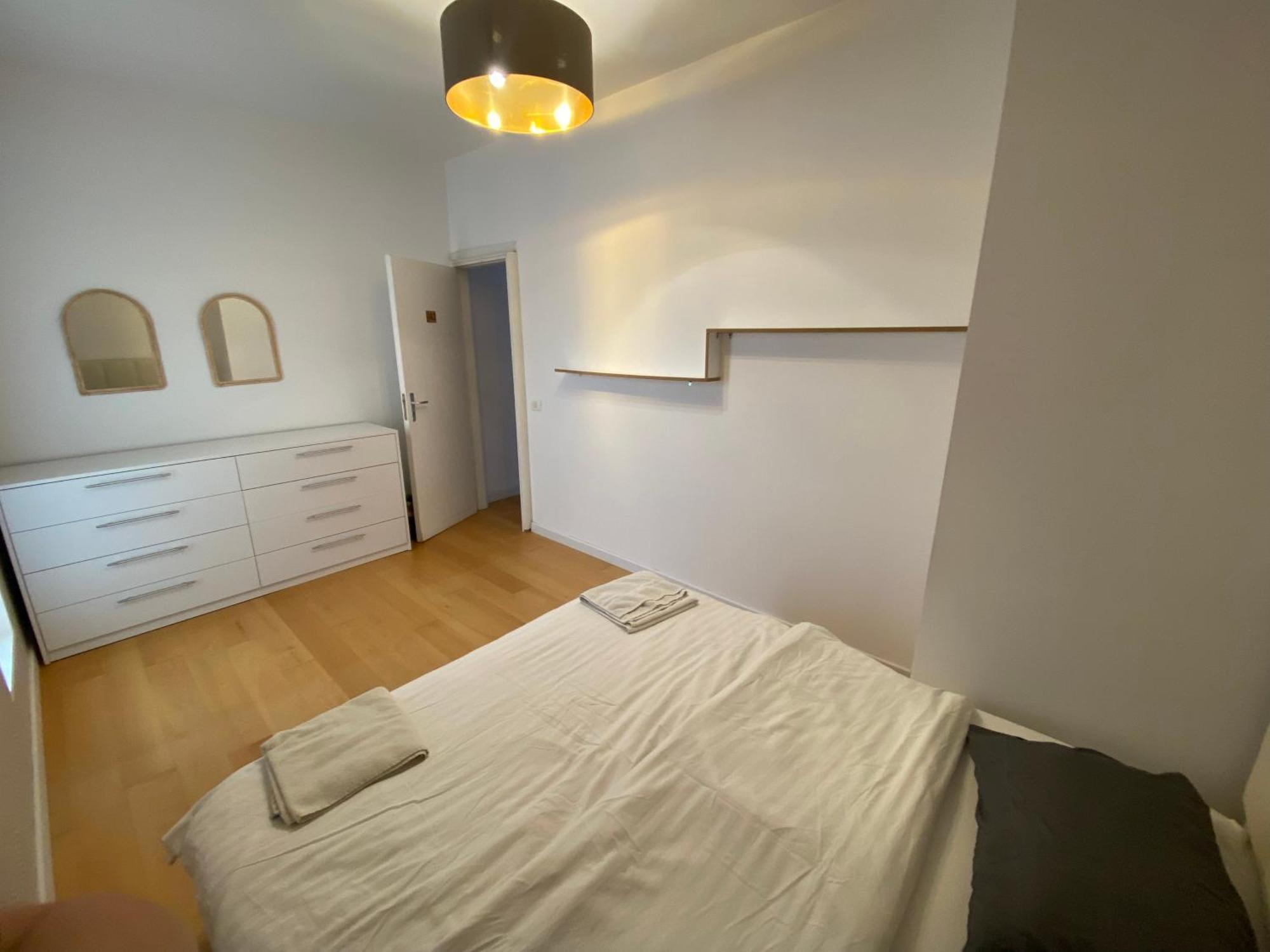 Trip'N'Hostel Chill Zone Tiranë Ngoại thất bức ảnh