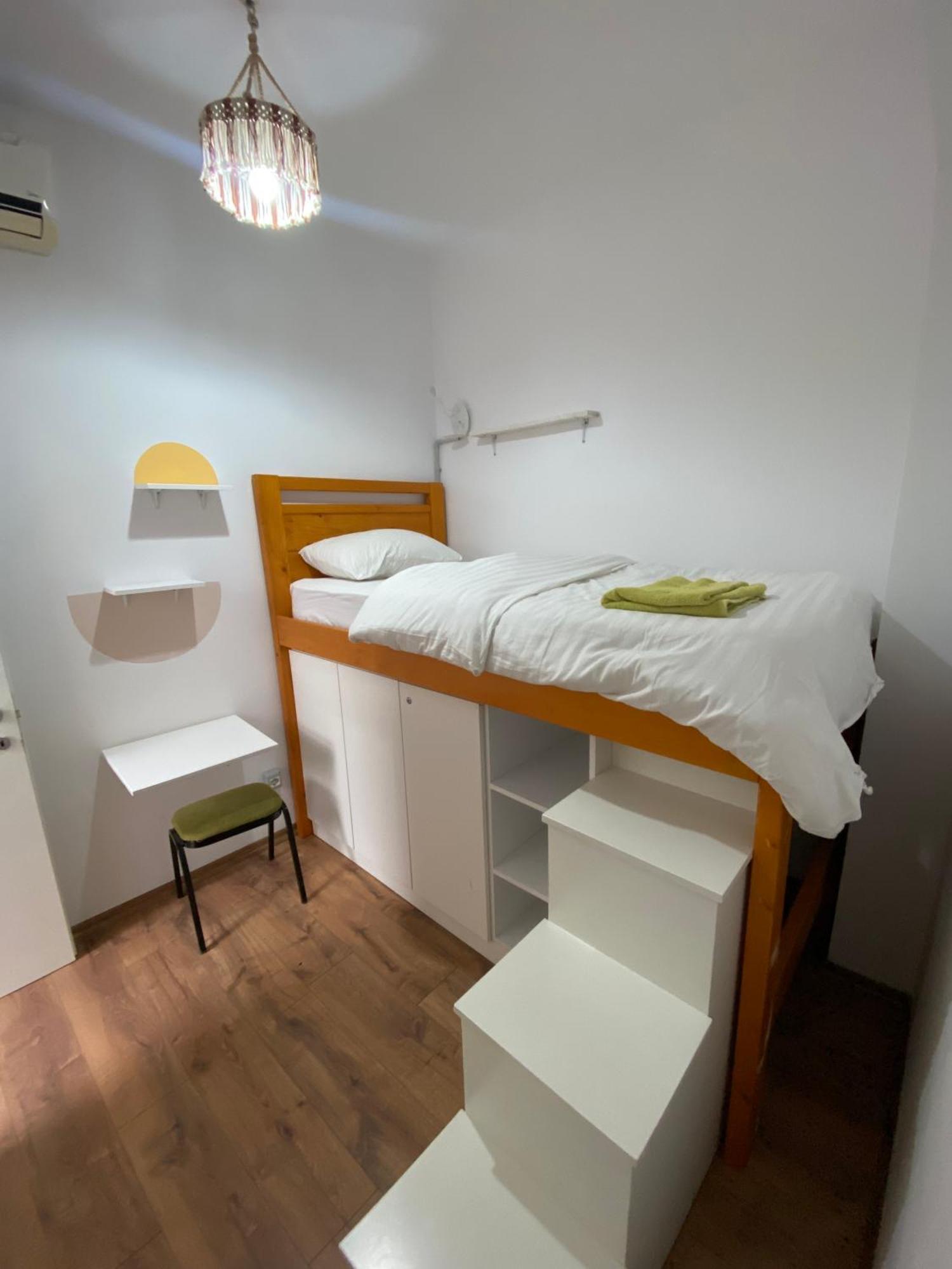 Trip'N'Hostel Chill Zone Tiranë Ngoại thất bức ảnh