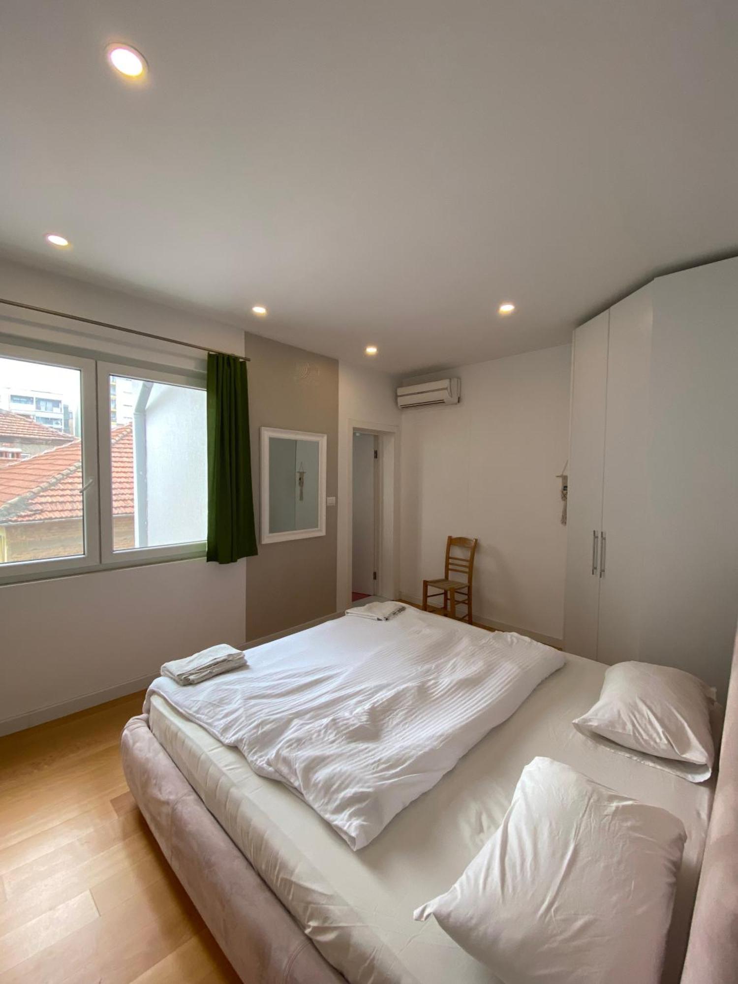 Trip'N'Hostel Chill Zone Tiranë Ngoại thất bức ảnh