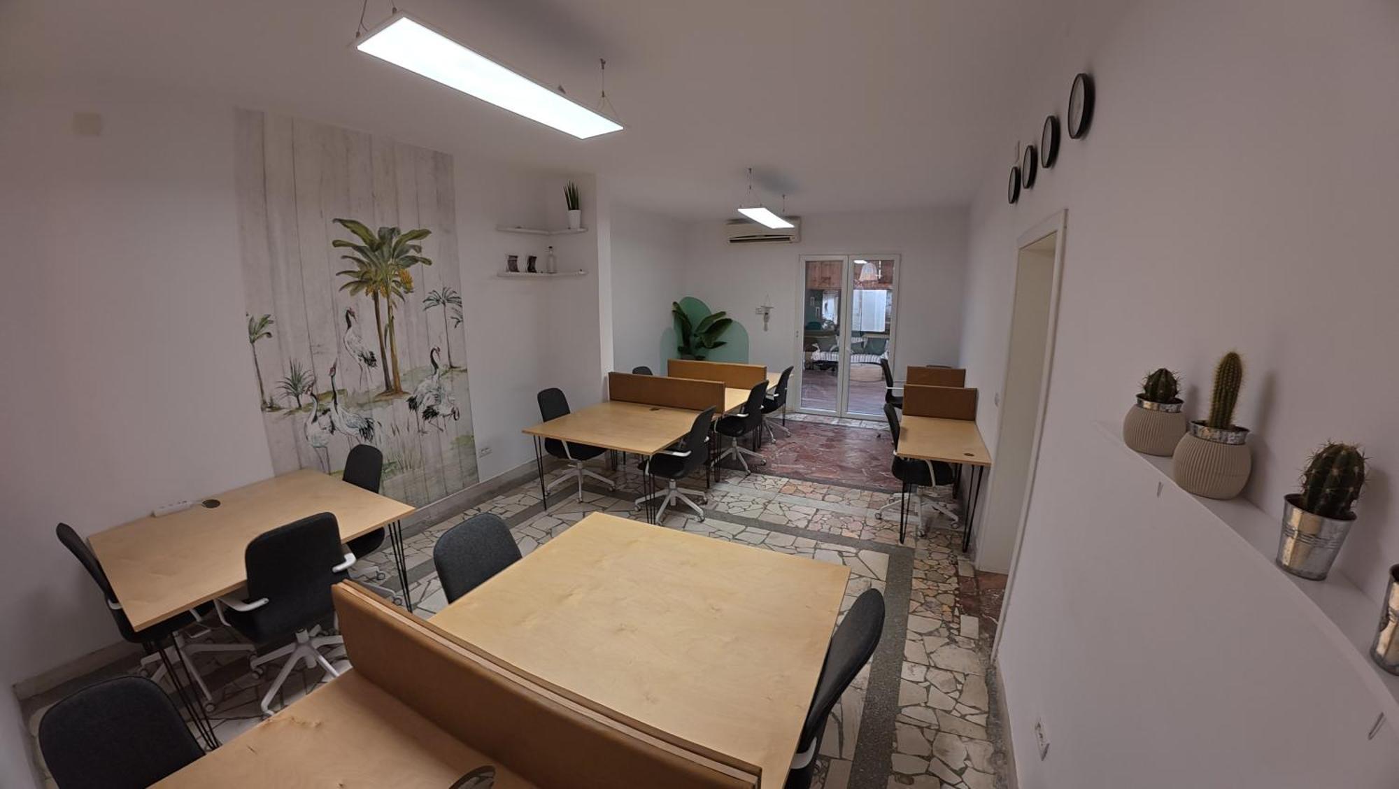 Trip'N'Hostel Chill Zone Tiranë Ngoại thất bức ảnh
