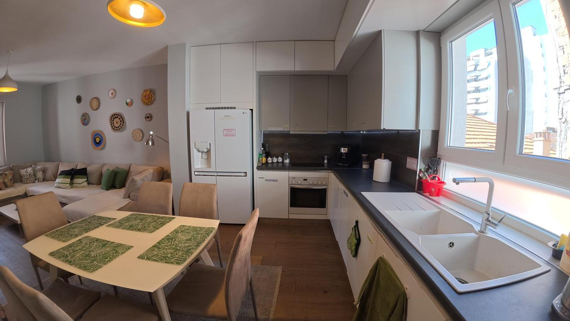 Trip'N'Hostel Chill Zone Tiranë Ngoại thất bức ảnh