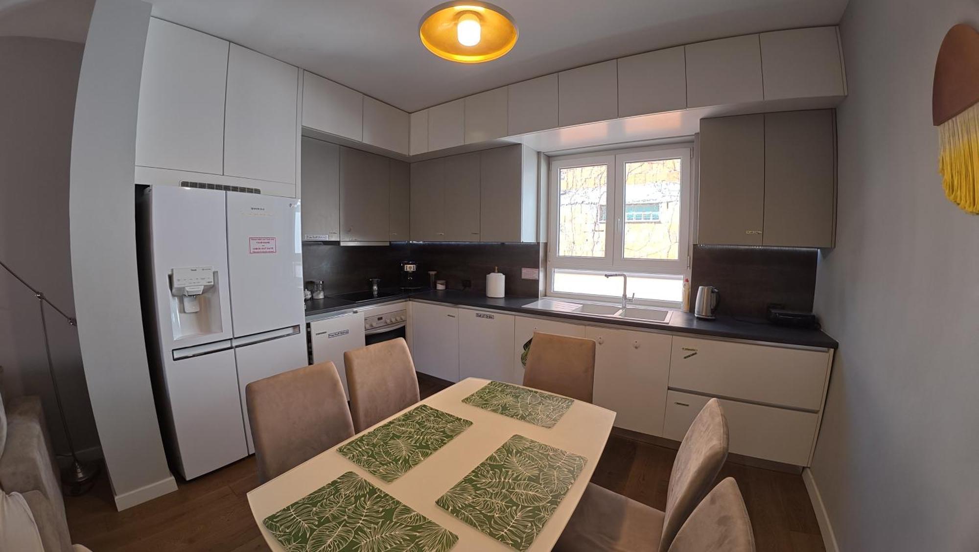 Trip'N'Hostel Chill Zone Tiranë Ngoại thất bức ảnh