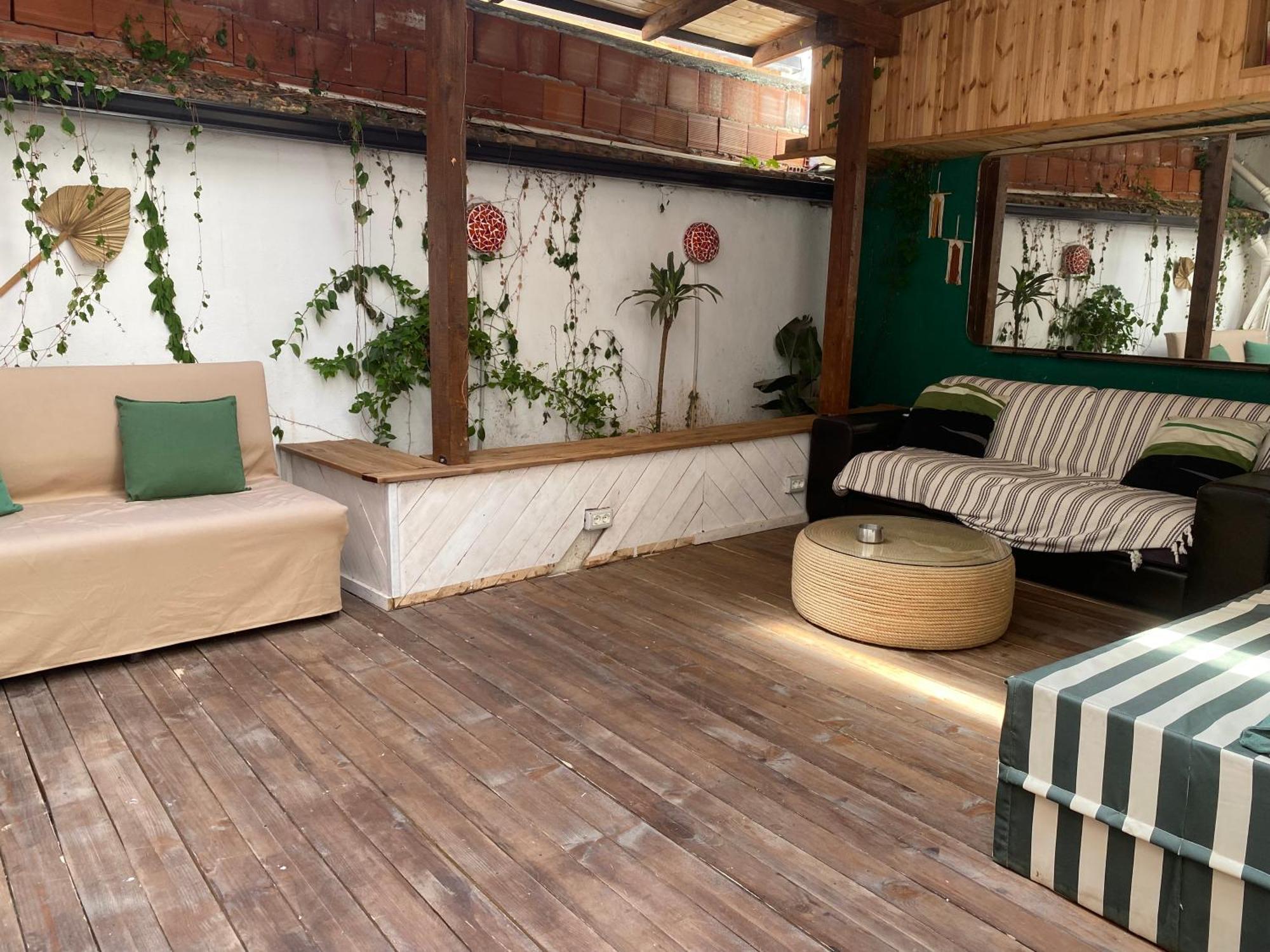 Trip'N'Hostel Chill Zone Tiranë Ngoại thất bức ảnh